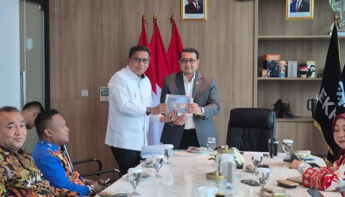 Walikota Ambon Berkesempatan Bertemu Menteri Pariwisata dan Ekonomi Kreatif Teuku Riefky Harsya