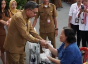 Walikota Ambon Serahkan Bantuan Disabilitas dan Kearifan Lokal: Pemerintah Hadir untuk Semua