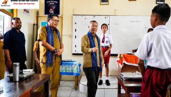 SMP negeri 6 dan SMP negeri 2 Ambon Ditinjau Komisioner OMBUDSMAN RI didampingi Walikota Ambon terkait MBG